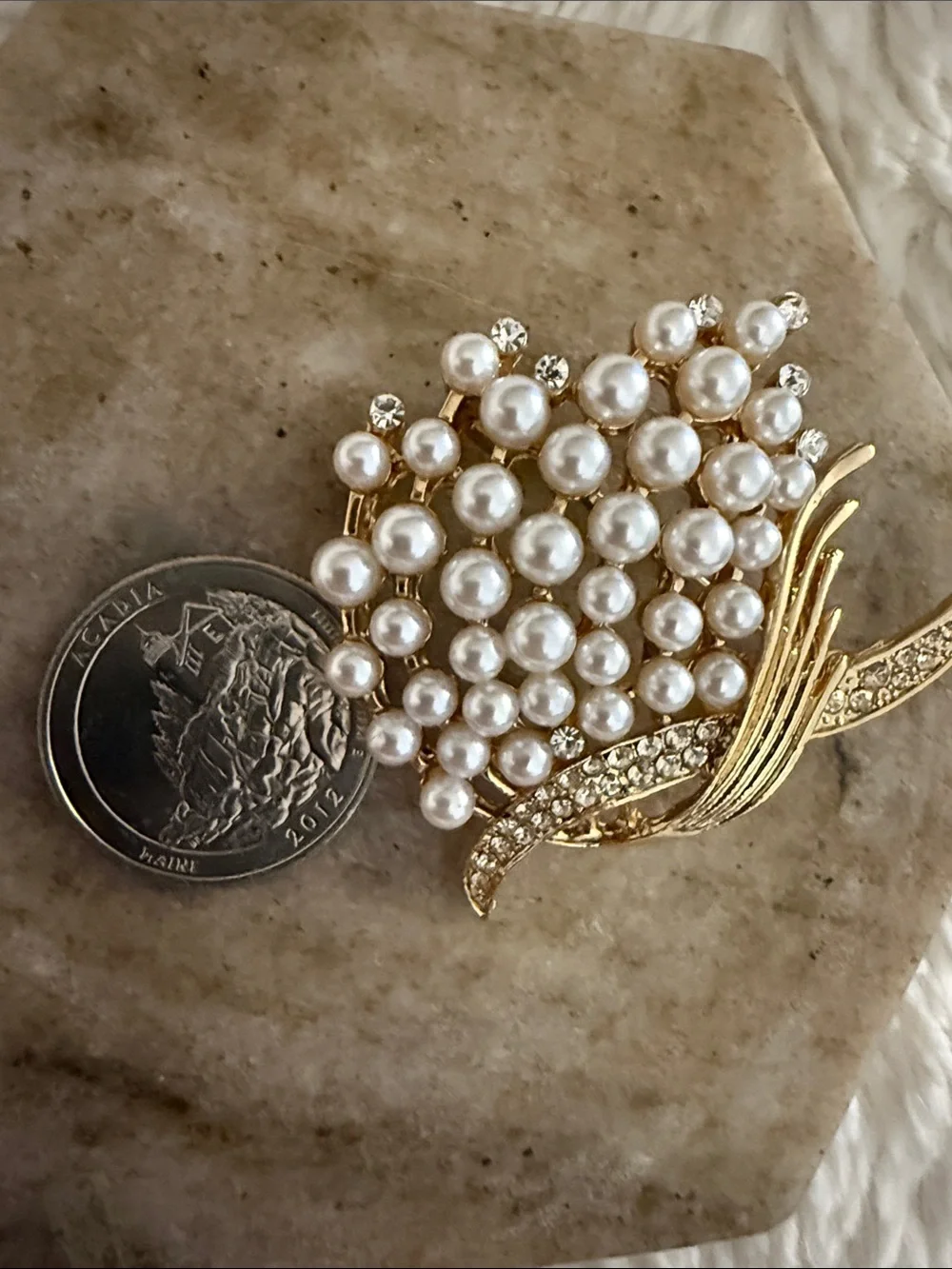 N/A brooch bundle